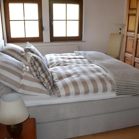 Ferienwohnung Zum Dorfkrug Punderich/ Mosel Апартаменты *